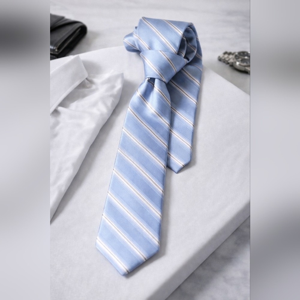 Elegant Calvin Klein Blue Striped Men's Tie